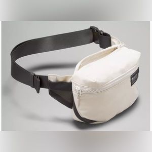 Lululemon Clean Lines Belt Bag 2L. Neutral with black accent great used cond